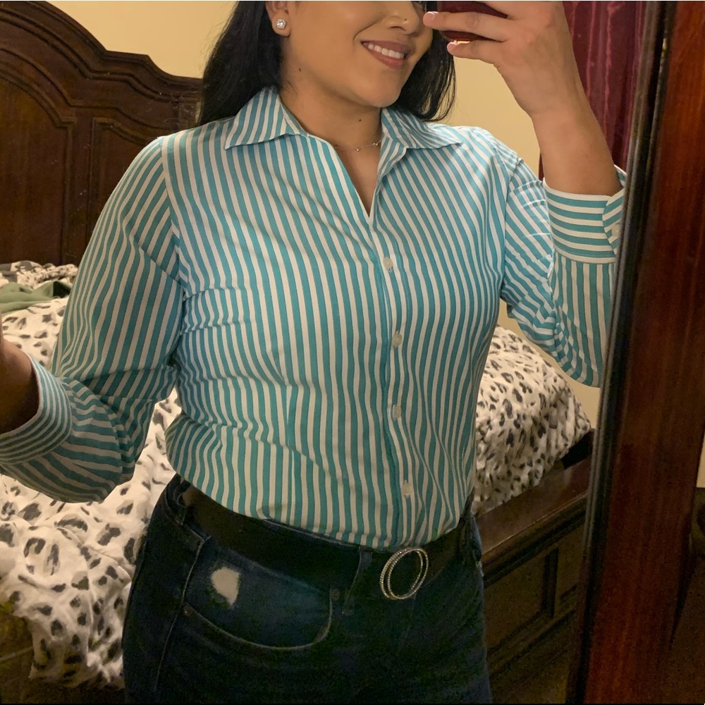 Stripe button up